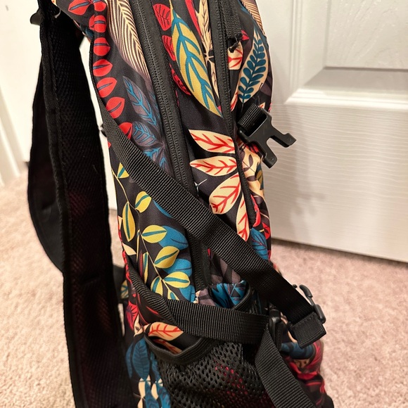 Venture Pal 40L Lightweight Packable Travel Hiking Backpack Daypack - Picture 5 of 5